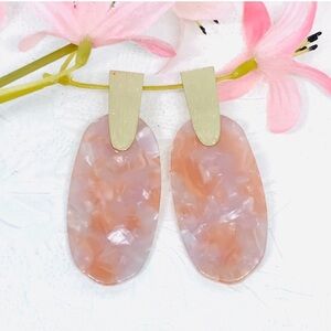 🦋 Acrylic Pink Marble stud drop earring